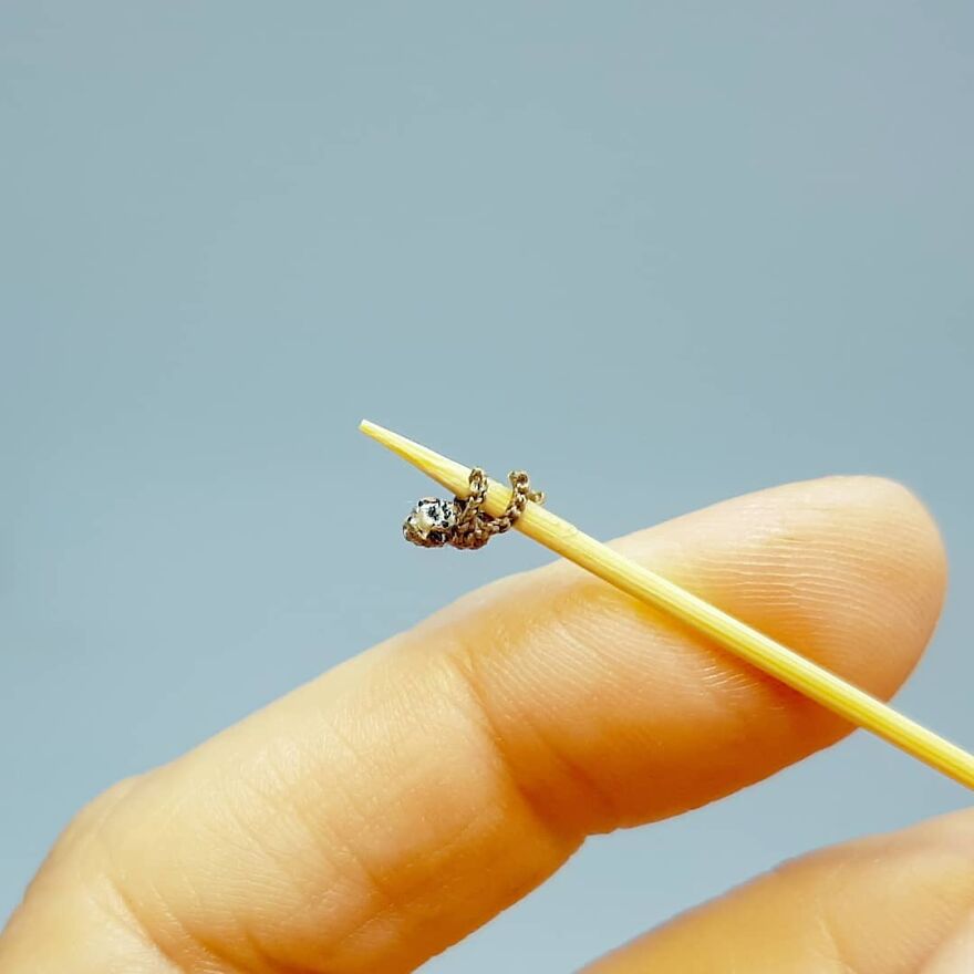 This Artist Started Micro Crocheting As An Experiment, And Now She Creates Tiny Animals And Plants Using Needle And Thread (70 Pics) This Artist Started Micro Crocheting As An Experiment, And Now She Creates Tiny Animals And Plants Using Needle And Thread (70 Pics)