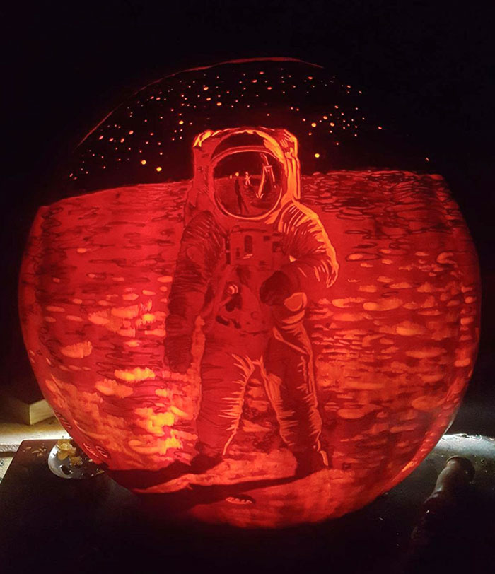 50 Times People Took Halloween Pumpkin Carving To A Whole New Level And Created These Masterpieces 50 Times People Took Halloween Pumpkin Carving To A Whole New Level And Created These Masterpieces