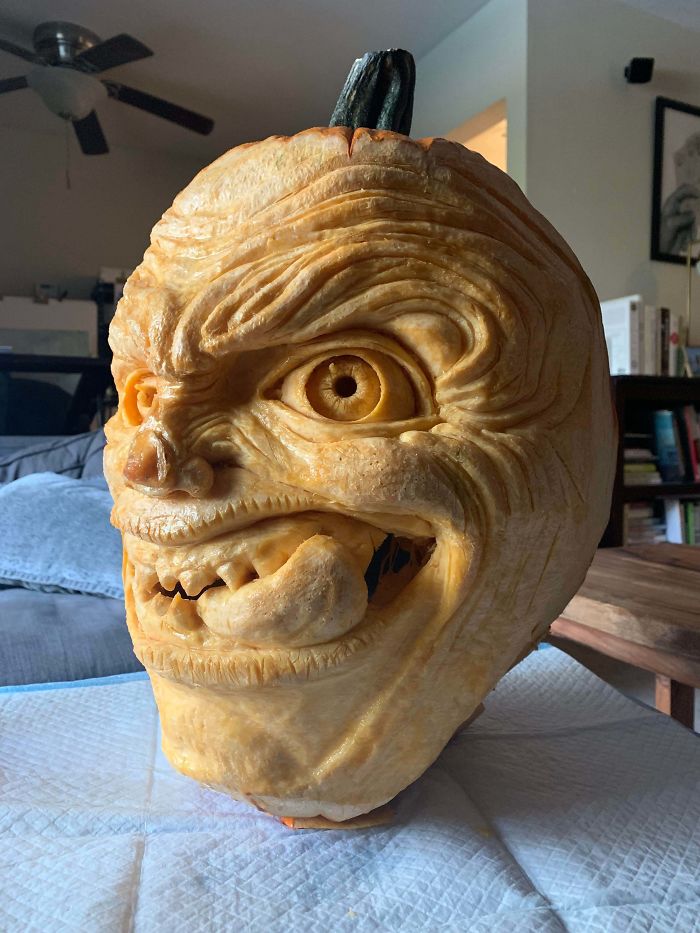 50 Times People Took Halloween Pumpkin Carving To A Whole New Level And Created These Masterpieces 50 Times People Took Halloween Pumpkin Carving To A Whole New Level And Created These Masterpieces