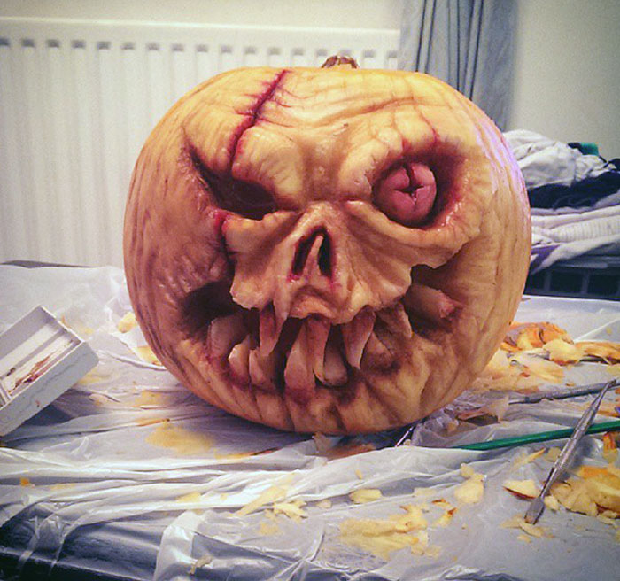 50 Times People Took Halloween Pumpkin Carving To A Whole New Level And Created These Masterpieces 50 Times People Took Halloween Pumpkin Carving To A Whole New Level And Created These Masterpieces