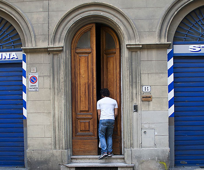 30 Babysitters Spill The Tea About The Weirdest Rules They Had To Follow 30 Babysitters Spill The Tea About The Weirdest Rules They Had To Follow