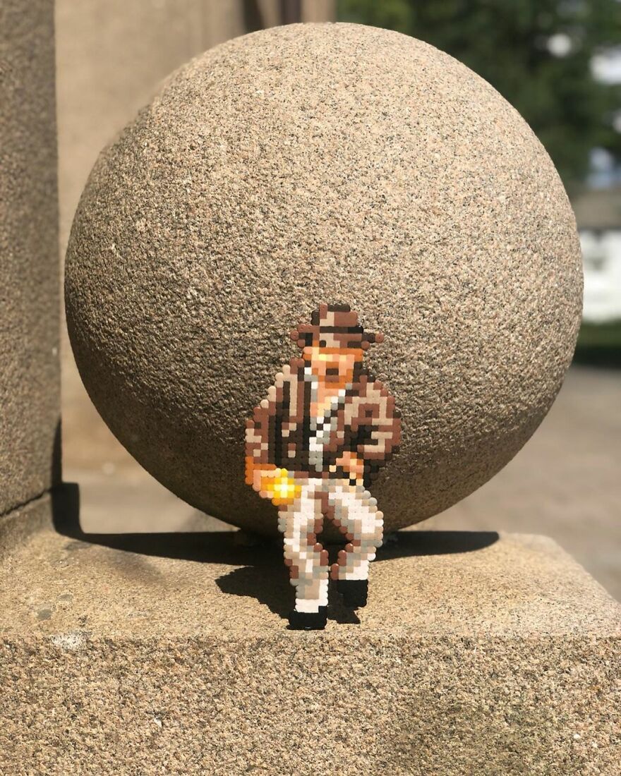 Artist ‘Vandalizes’ The Streets With His Fun And Unique Pixel Art (30 Pics) Artist ‘Vandalizes’ The Streets With His Fun And Unique Pixel Art (30 Pics)