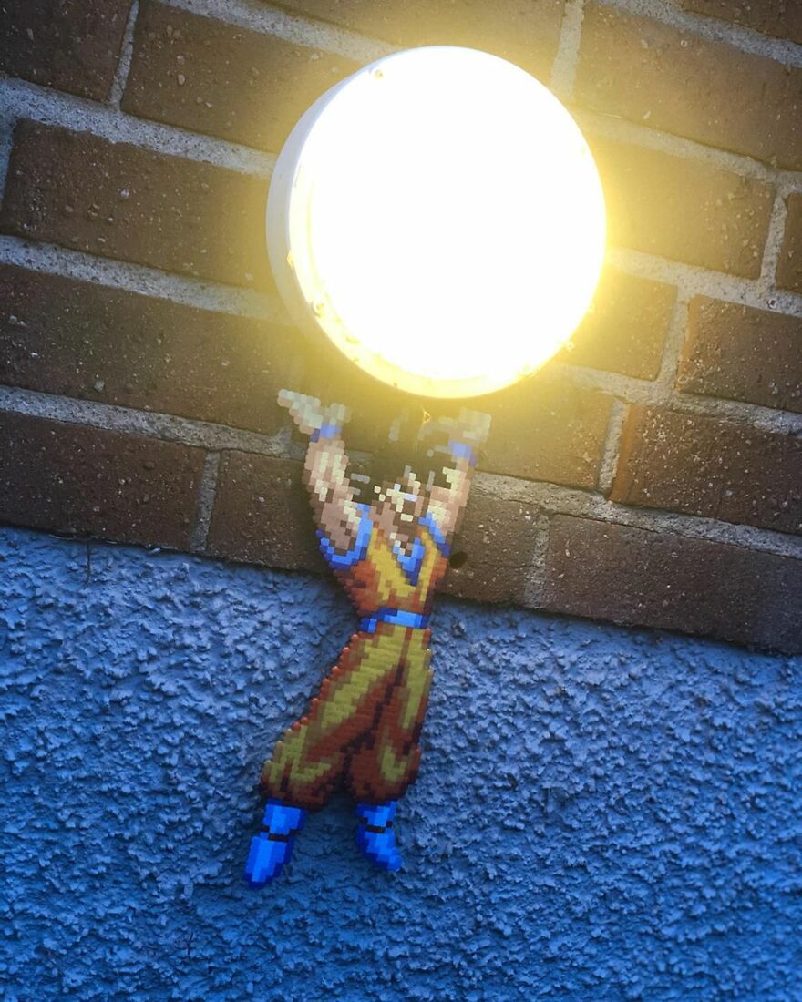 Artist ‘Vandalizes’ The Streets With His Fun And Unique Pixel Art (30 Pics) Artist ‘Vandalizes’ The Streets With His Fun And Unique Pixel Art (30 Pics)