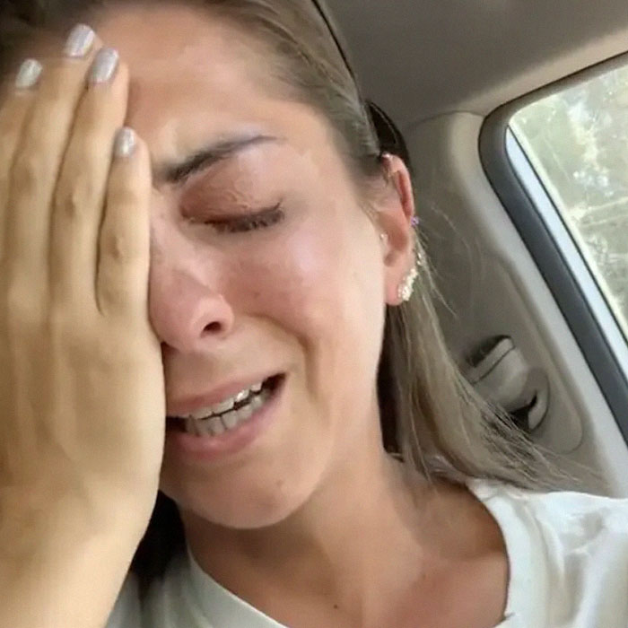 “I Was Refused Service At A Dunkin’ Donuts Because I’m Deaf”: Deaf Woman Tells Her Story And Sparks An Important Conversation “I Was Refused Service At A Dunkin’ Donuts Because I’m Deaf”: Deaf Woman Tells Her Story And Sparks An Important Conversation