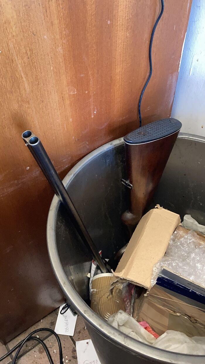 Hey Pandas, What Is Something Weird You Have Seen In Public? (Closed) Hey Pandas, What Is Something Weird You Have Seen In Public? (Closed)