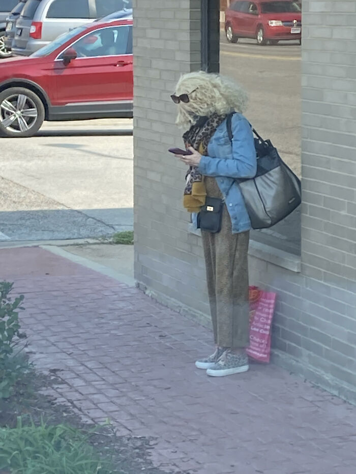 Hey Pandas, What Is Something Weird You Have Seen In Public? (Closed) Hey Pandas, What Is Something Weird You Have Seen In Public? (Closed)