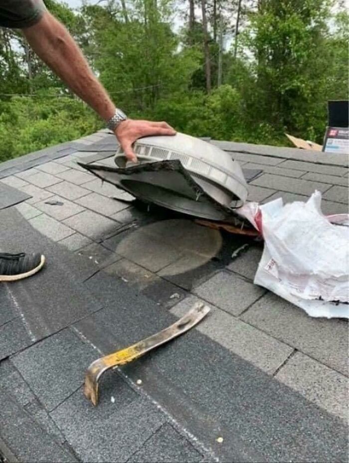 “Well, That Sucks”: 30 Times Really Unfortunate Things Happened To People’s Homes (New Pics)