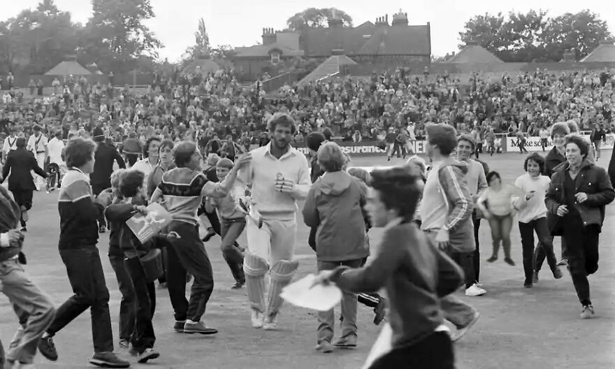 I Edited Myself Into Pictures (11 Pics) I Edited Myself Into Pictures (11 Pics)