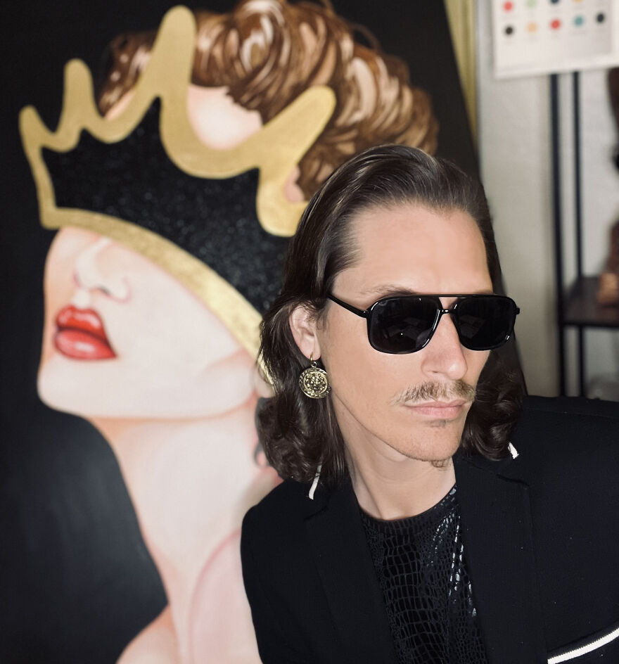 Smittybones: It’s All About The Crown (7 Pics) Smittybones: It’s All About The Crown (7 Pics)