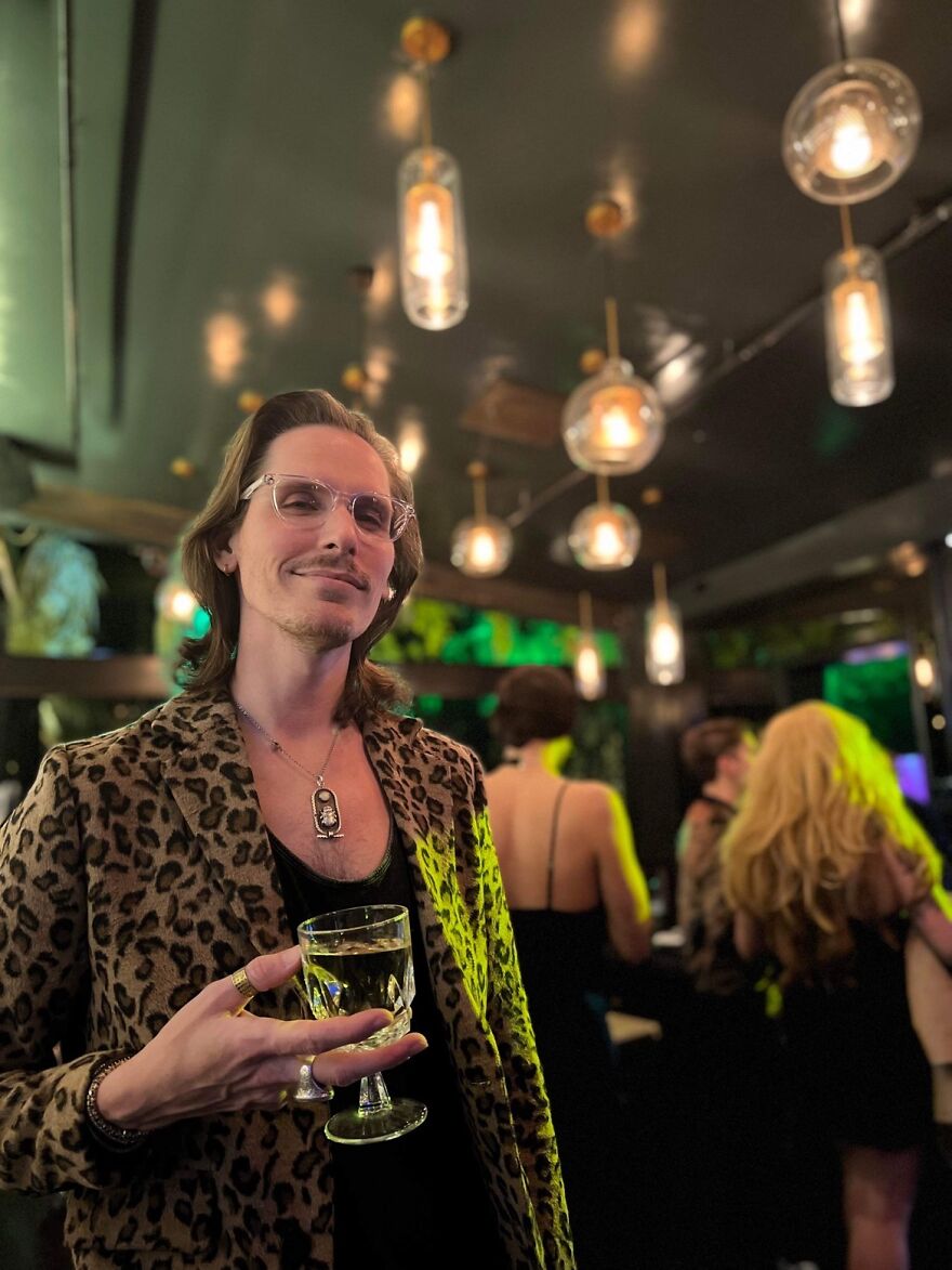 Smittybones: It’s All About The Crown (7 Pics) Smittybones: It’s All About The Crown (7 Pics)