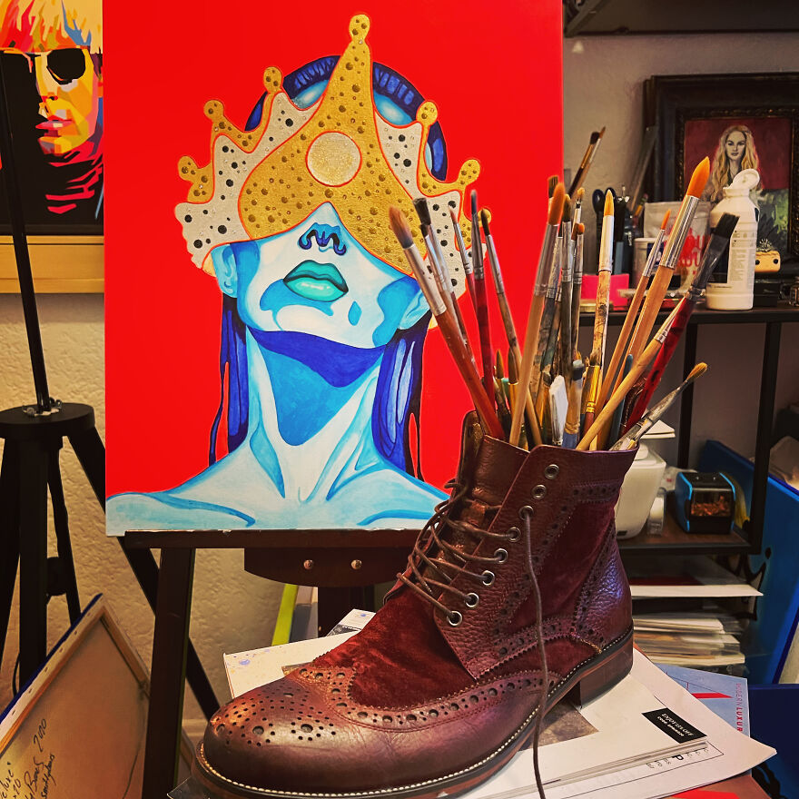 Smittybones: It’s All About The Crown (7 Pics) Smittybones: It’s All About The Crown (7 Pics)