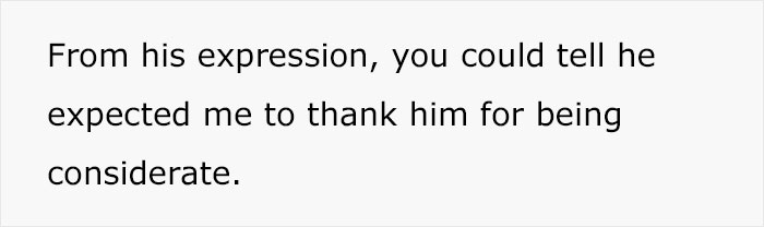 Waiter Wants To “Protect” Woman’s Slim Figure, Swaps Her Order For Chicken Waiter Wants To “Protect” Woman’s Slim Figure, Swaps Her Order For Chicken