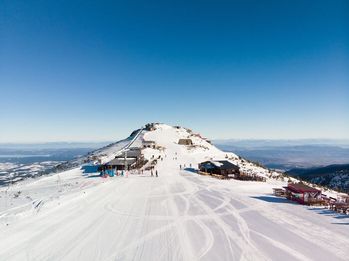Photographs Of Stunning Ski Slopes In Borovets, Bulgaria (11 Pics)
