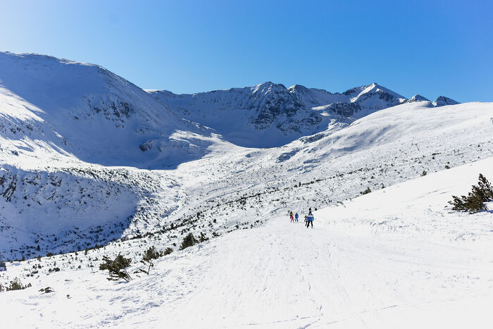 Photographs Of Stunning Ski Slopes In Borovets, Bulgaria (11 Pics)