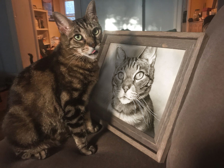 24 New Pictures Of Pets Next To Their Portraits That I&#8217;ve Painted