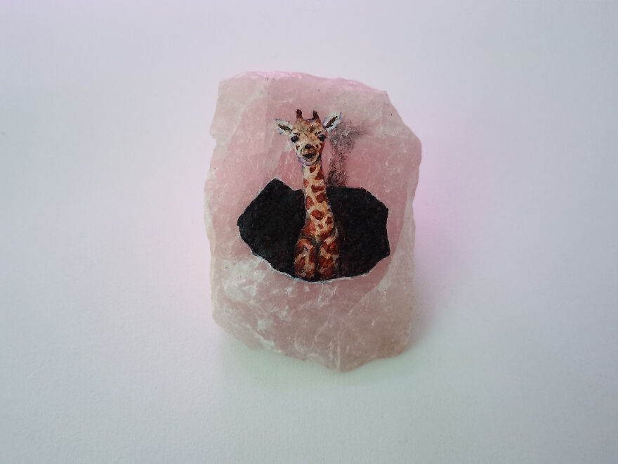 I Paint Miniature Animals On Rose Quartz, And Here Are My Best 20 Works I Paint Miniature Animals On Rose Quartz, And Here Are My Best 20 Works