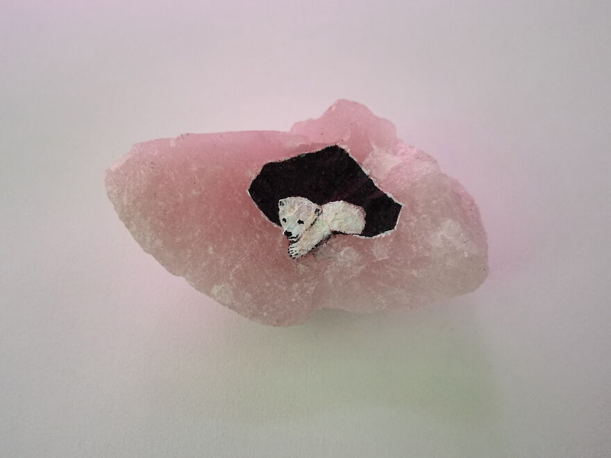 I Paint Miniature Animals On Rose Quartz, And Here Are My Best 20 Works I Paint Miniature Animals On Rose Quartz, And Here Are My Best 20 Works