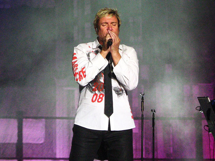 Someone Online Asked, &ldquo;Who Is The Most Famous Person In Your Family?&rdquo;, And 30 Delivered