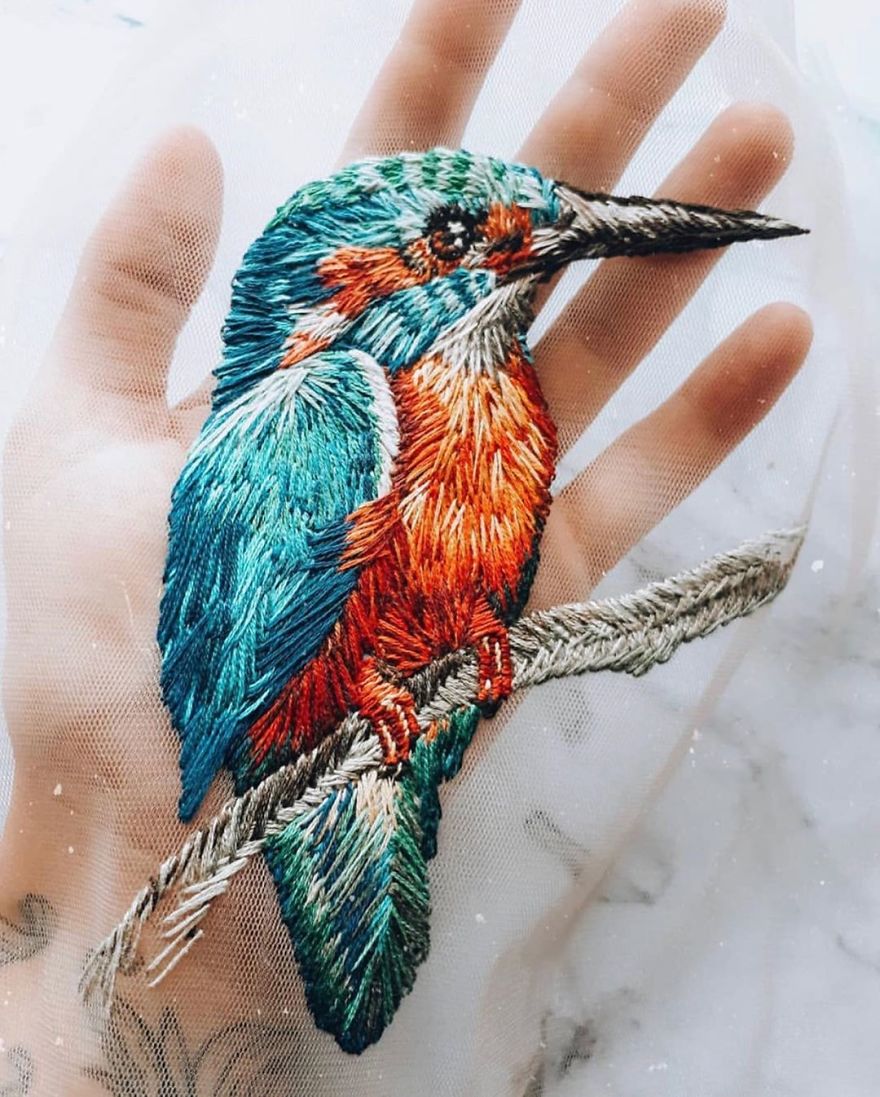 I Stitch Colorful Threads Into Tulle To Create a 3D-Effect On My Artwork (30 Pics) I Stitch Colorful Threads Into Tulle To Create a 3D-Effect On My Artwork (30 Pics)