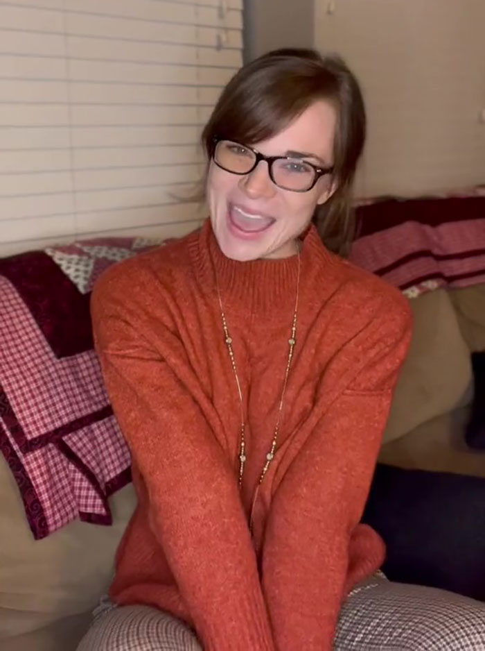 This News Anchor Mom Goes Viral Online With 31.6M Views After Reporting On Her 2 Y.O. Toddler’s Tantrum, Making It Comedic Gold