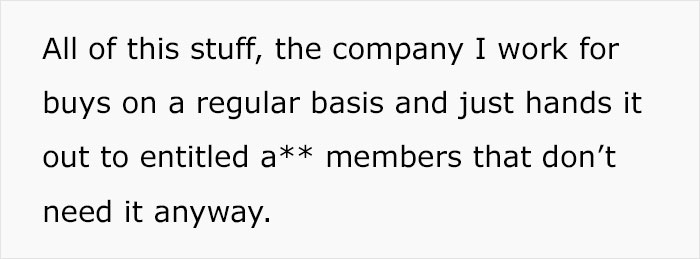 Homeless Man Comes To Hotel Front Desk At Night To Ask About Transit Schedules, Ends Up Showered With Hotel Supplies Stolen By Receptionist Homeless Man Comes To Hotel Front Desk At Night To Ask About Transit Schedules, Ends Up Showered With Hotel Supplies Stolen By Receptionist