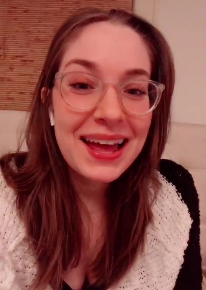 25 Pretty Obvious Red Flags People Were Too Blind To Notice In Their Relationships, As Shared By Folks On TikTok