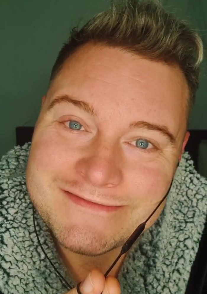 25 Pretty Obvious Red Flags People Were Too Blind To Notice In Their Relationships, As Shared By Folks On TikTok