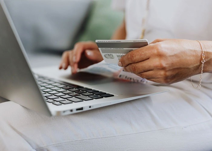 “It’s A ‘Benefit’ To My Employer, Not Me”: People Are Sharing 30 Insulting Things A Job Has Offered Them “It’s A ‘Benefit’ To My Employer, Not Me”: People Are Sharing 30 Insulting Things A Job Has Offered Them