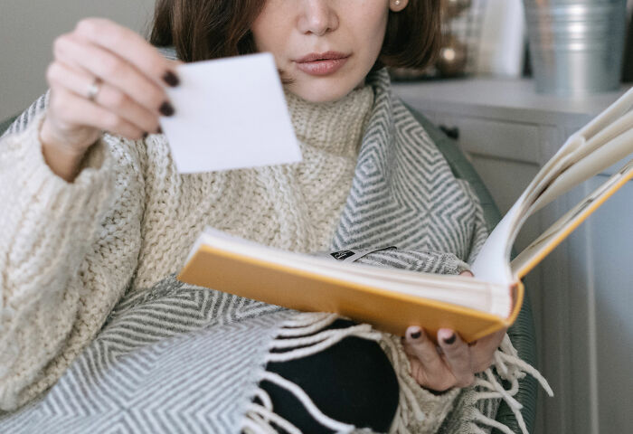 30 Times Guests Saw Some Pretty Creepy Things When They Went To Visit Someone