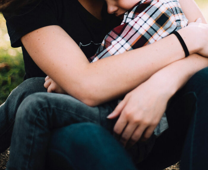 30 Times Guests Saw Some Pretty Creepy Things When They Went To Visit Someone