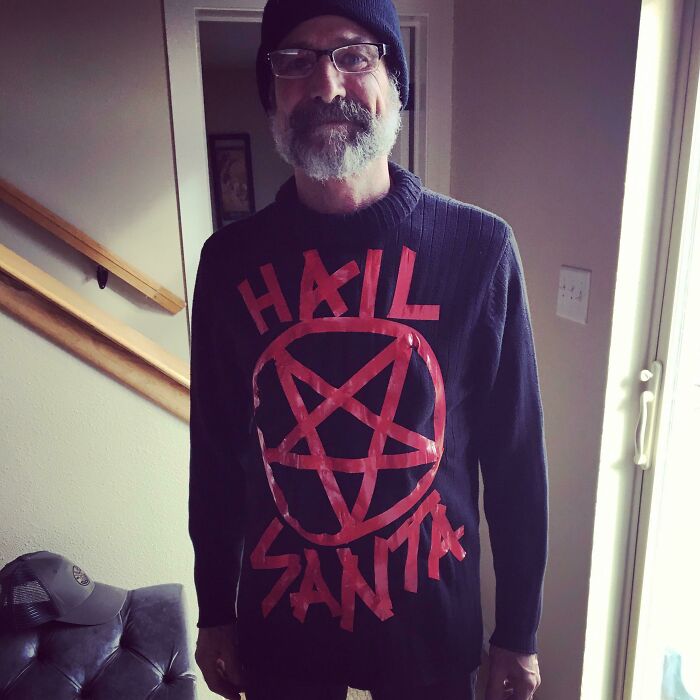 40 Times People Greeted Christmas With A Sense Of Humor (New Pics) 40 Times People Greeted Christmas With A Sense Of Humor (New Pics)