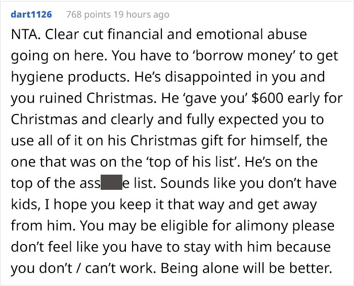 Husband Lashed Out At His Wife In Front Of His Family For Buying The Cheapest Thing On His Wishlist, Said She Ruined Christmas Husband Lashed Out At His Wife In Front Of His Family For Buying The Cheapest Thing On His Wishlist, Said She Ruined Christmas