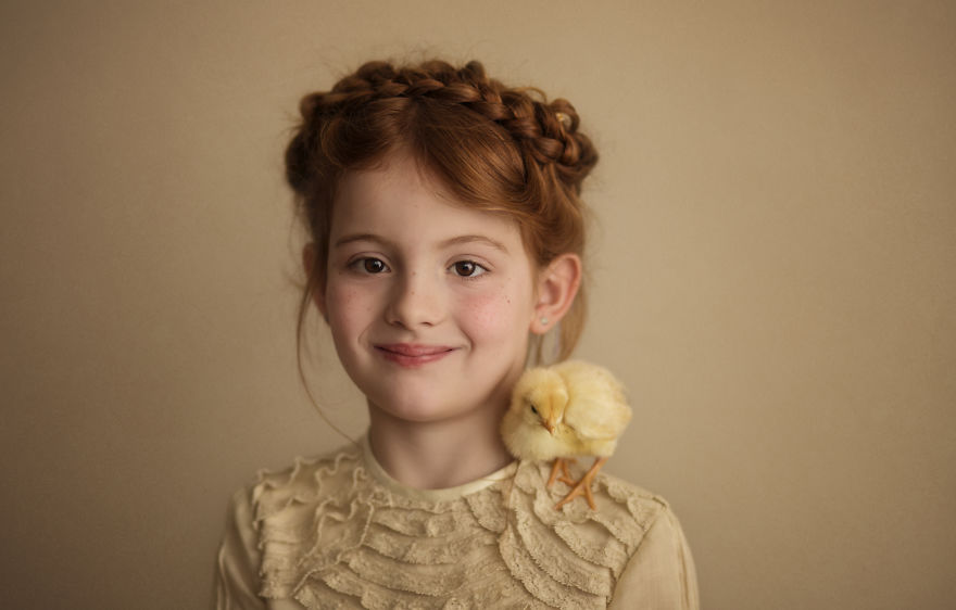 My Daughter Has A Special Bond With Animals And I Capture It In My Photos (20 Pics) My Daughter Has A Special Bond With Animals And I Capture It In My Photos (20 Pics)