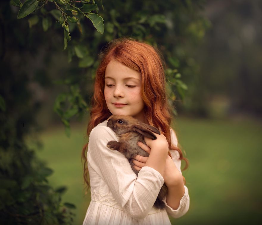 My Daughter Has A Special Bond With Animals And I Capture It In My Photos (20 Pics) My Daughter Has A Special Bond With Animals And I Capture It In My Photos (20 Pics)
