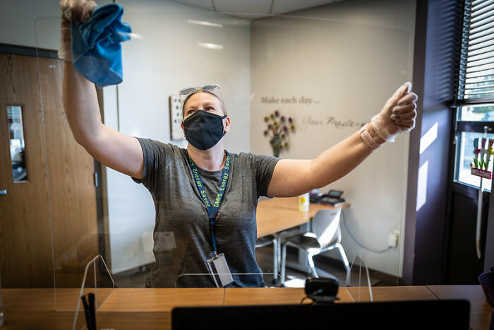 Covid May Be The First Reason People Started Wearing Face Masks, But People In This Online Group Discovered 30 More Advantages Of Them Covid May Be The First Reason People Started Wearing Face Masks, But People In This Online Group Discovered 30 More Advantages Of Them