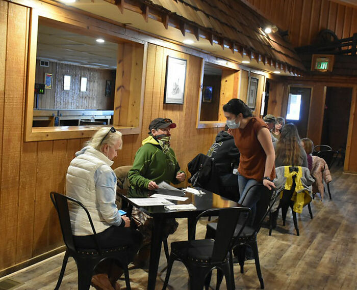 Covid May Be The First Reason People Started Wearing Face Masks, But People In This Online Group Discovered 30 More Advantages Of Them Covid May Be The First Reason People Started Wearing Face Masks, But People In This Online Group Discovered 30 More Advantages Of Them