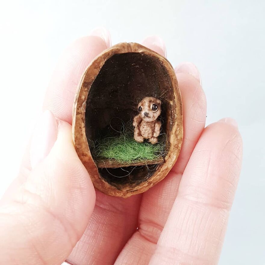 I Am An Artist From Russia And I Make Miniature Fairy Houses From Walnut Shells (19 Pics)
