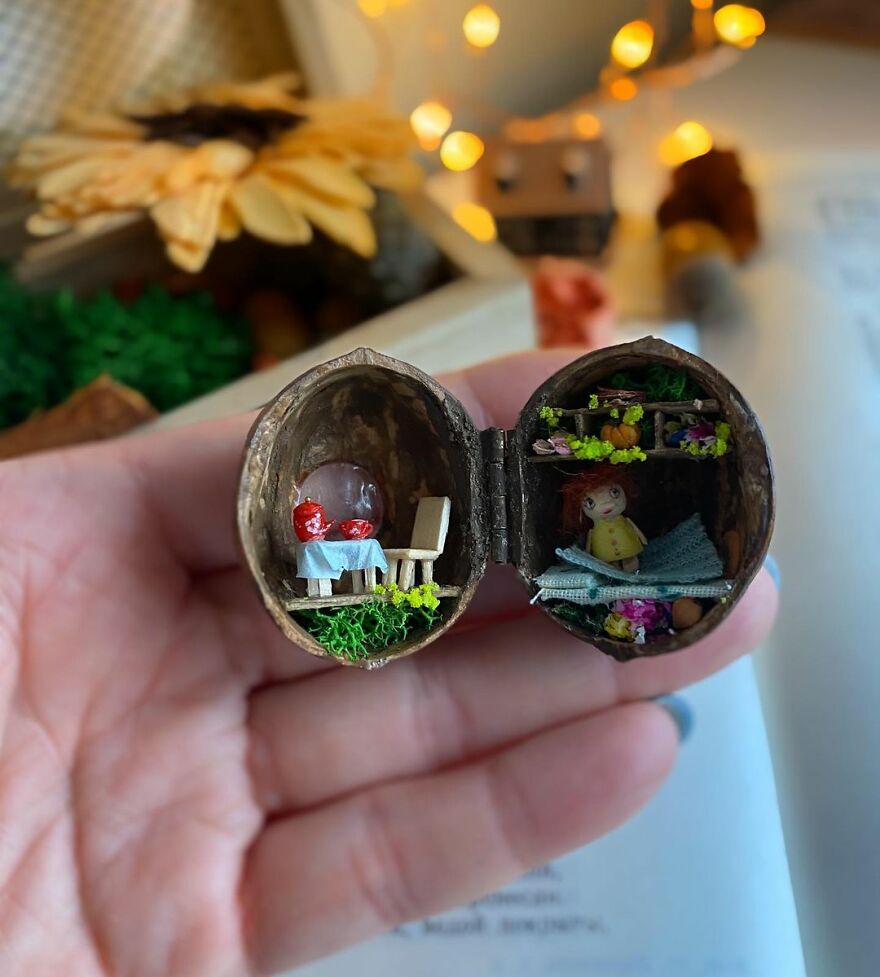 I Am An Artist From Russia And I Make Miniature Fairy Houses From Walnut Shells (19 Pics)