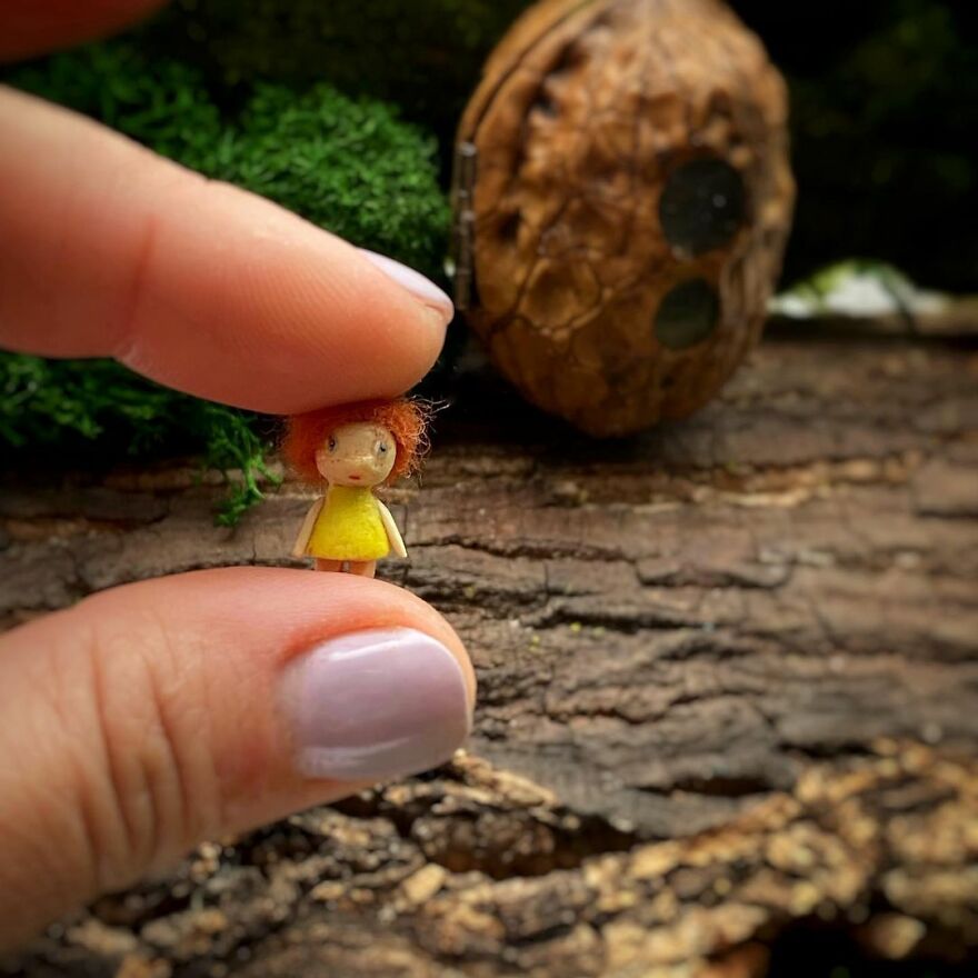 I Am An Artist From Russia And I Make Miniature Fairy Houses From Walnut Shells (19 Pics)