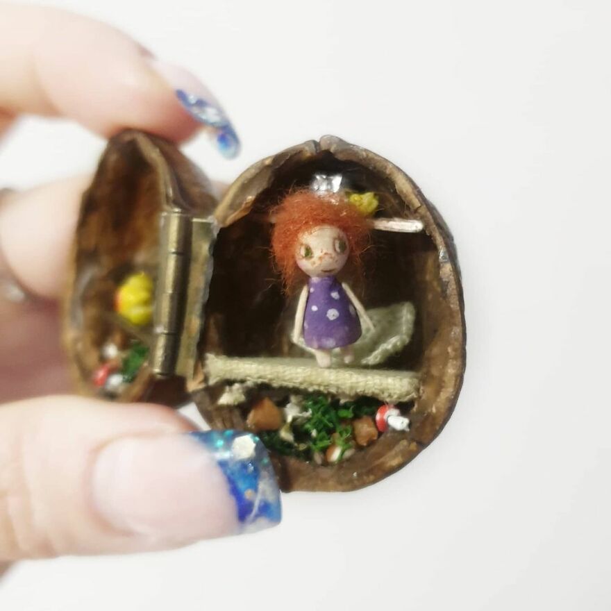 I Am An Artist From Russia And I Make Miniature Fairy Houses From Walnut Shells (19 Pics)