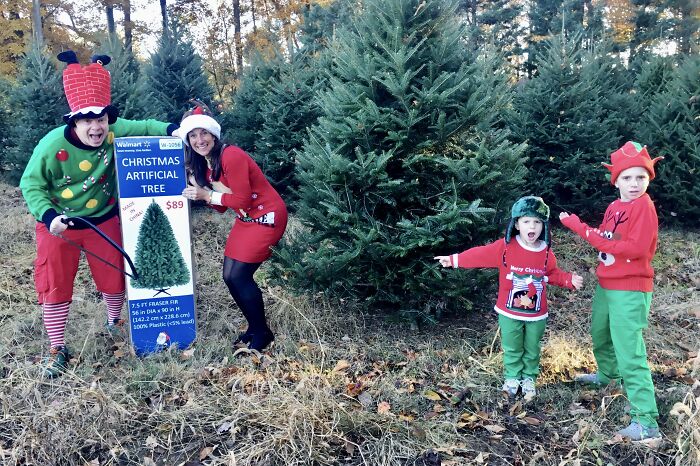 Every Year Our Family Tries To Make The Funniest Christmas Cards And Here Are 13 Of Our Favorite Ones Every Year Our Family Tries To Make The Funniest Christmas Cards And Here Are 13 Of Our Favorite Ones