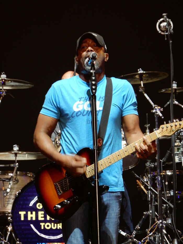 “I Landscaped Eminem&#8217;s House”: Folks Online Disclose Their Experiences When Working For Famous People And Here Are 30 Of The Most Interesting Stories