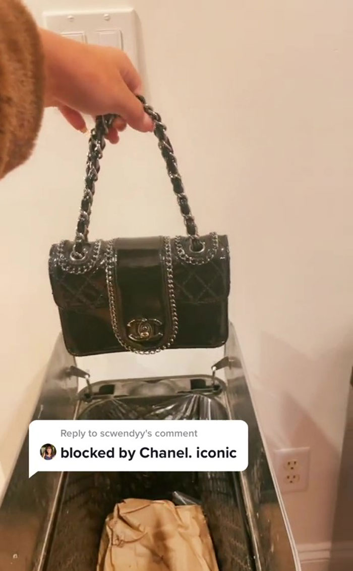 TikToker Roasts Chanel By Revealing What’s Inside Its ‘Glamorous’ $825 Advent Calendar TikToker Roasts Chanel By Revealing What’s Inside Its ‘Glamorous’ $825 Advent Calendar