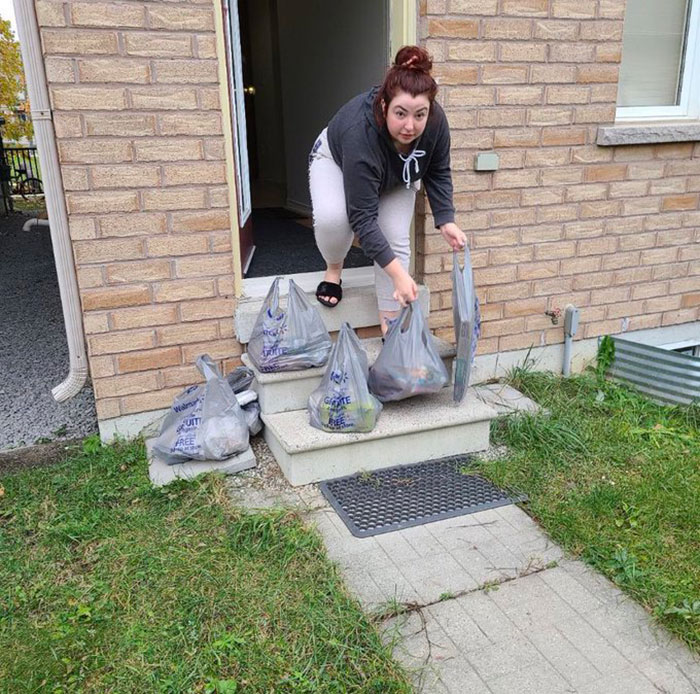 People Are Cracking Up At These 30 Funniest “Proof Of Delivery” Pics Shared By People Online People Are Cracking Up At These 30 Funniest “Proof Of Delivery” Pics Shared By People Online