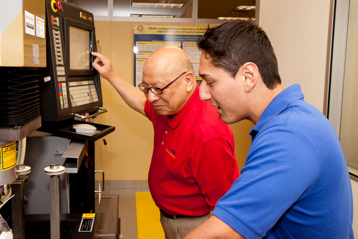 Guy Gives Out ‘College Tips’ On TikTok And Here Are 40 Of His Best Bits Of Advice Guy Gives Out ‘College Tips’ On TikTok And Here Are 40 Of His Best Bits Of Advice