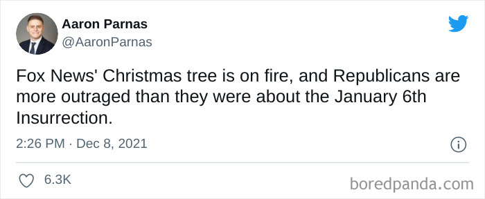 Someone Sets The Fox News Christmas Tree On Fire, And Here’s How The Internet Reacted (30 Pics) Someone Sets The Fox News Christmas Tree On Fire, And Here’s How The Internet Reacted (30 Pics)