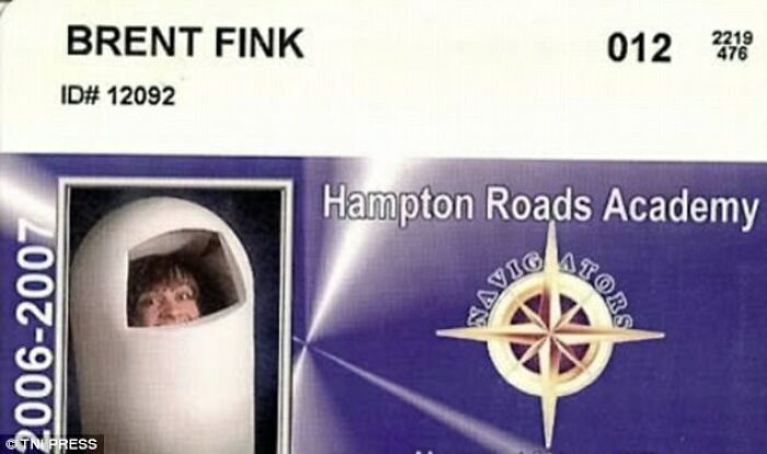 People Don’t Usually Like Their ID Pics, But These 35 Are Hilarity On Another Level People Don’t Usually Like Their ID Pics, But These 35 Are Hilarity On Another Level