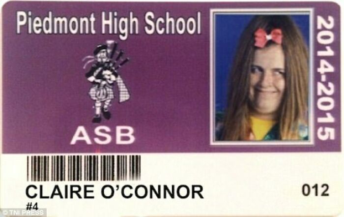 People Don’t Usually Like Their ID Pics, But These 35 Are Hilarity On Another Level People Don’t Usually Like Their ID Pics, But These 35 Are Hilarity On Another Level