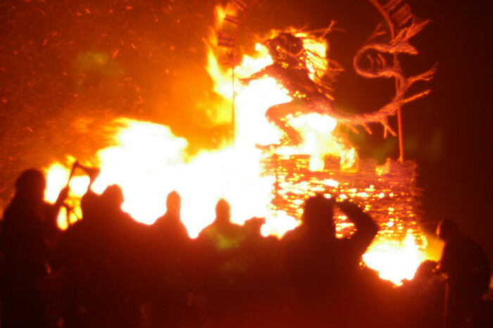 People Share 30 Really Weird Things They Witnessed Or Had To Do While Visiting Somebody’s House Due To The Owners’ Culture, Religion Or Beliefs People Share 30 Really Weird Things They Witnessed Or Had To Do While Visiting Somebody’s House Due To The Owners’ Culture, Religion Or Beliefs