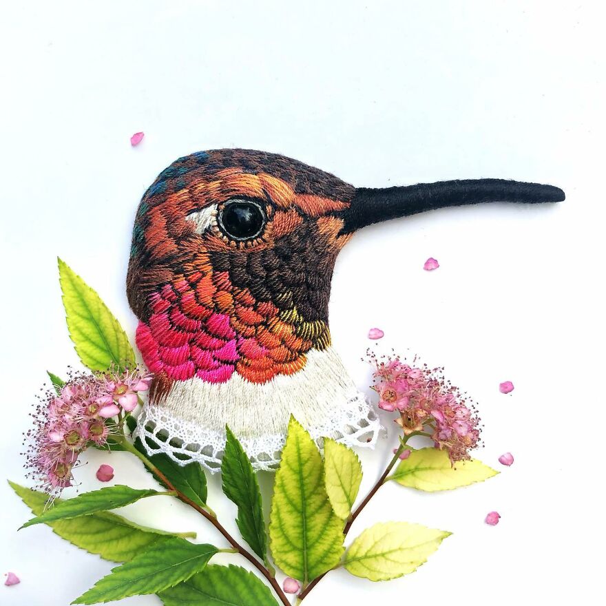 40 Embroidered Brooches By This Artist That You Might Confuse With Real Birds (New Pics) 40 Embroidered Brooches By This Artist That You Might Confuse With Real Birds (New Pics)
